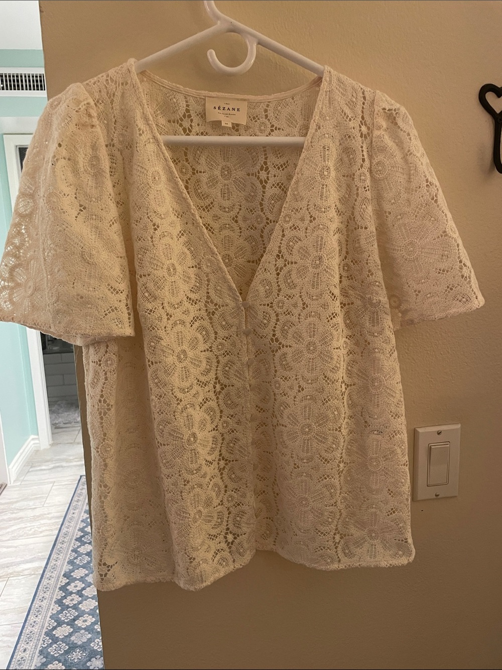 Sézane Cream Lace V-Neck Short Sleeve Top